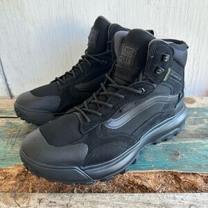 Vans MTE Crestline Waterproof Hiking Boots Black Men's 10 HydroGuard New No Box